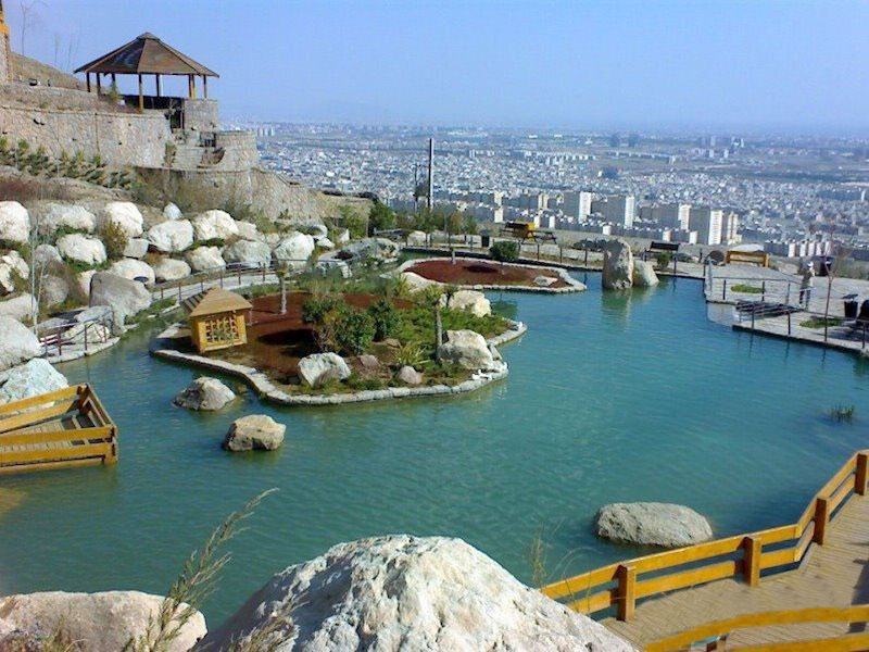دریاچه بوستان آبشار تهران