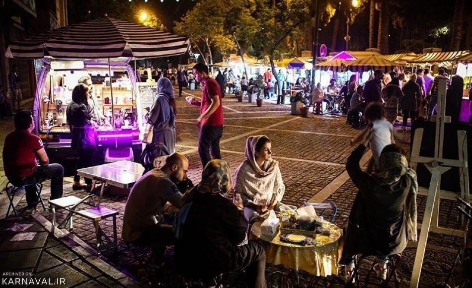 خیابان سی تیر تهران در شب