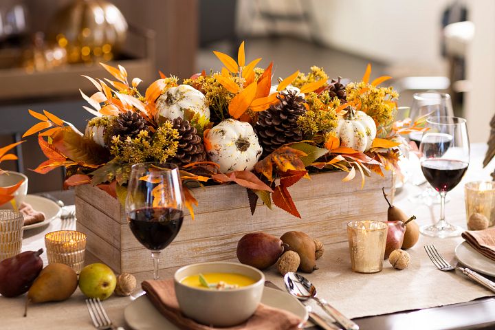 تزئین میز پاییزی شیک به رنگ نارنجی