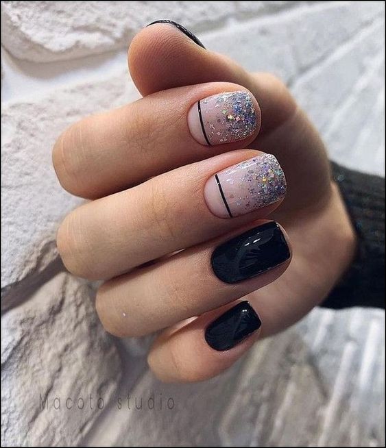 کاشت ناخن مشکی طرح دار