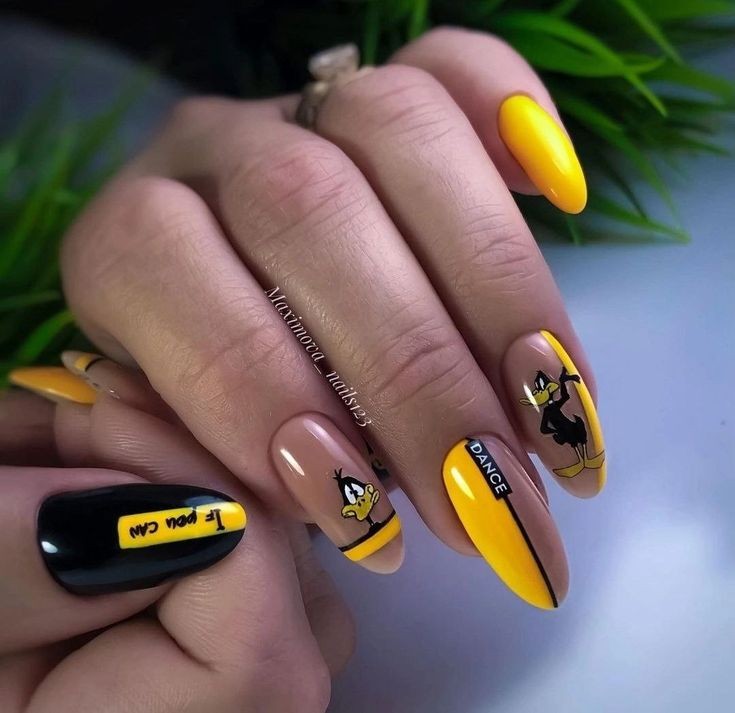 طرح ناخن ساده و شیک