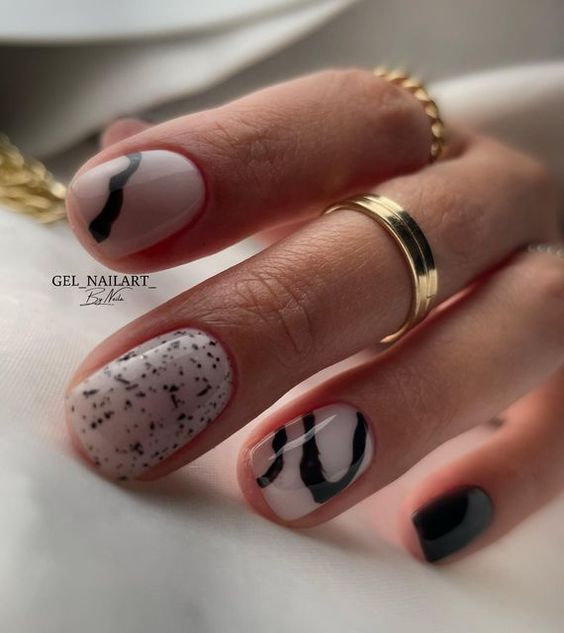 کاشت ناخن مشکی طرح دار