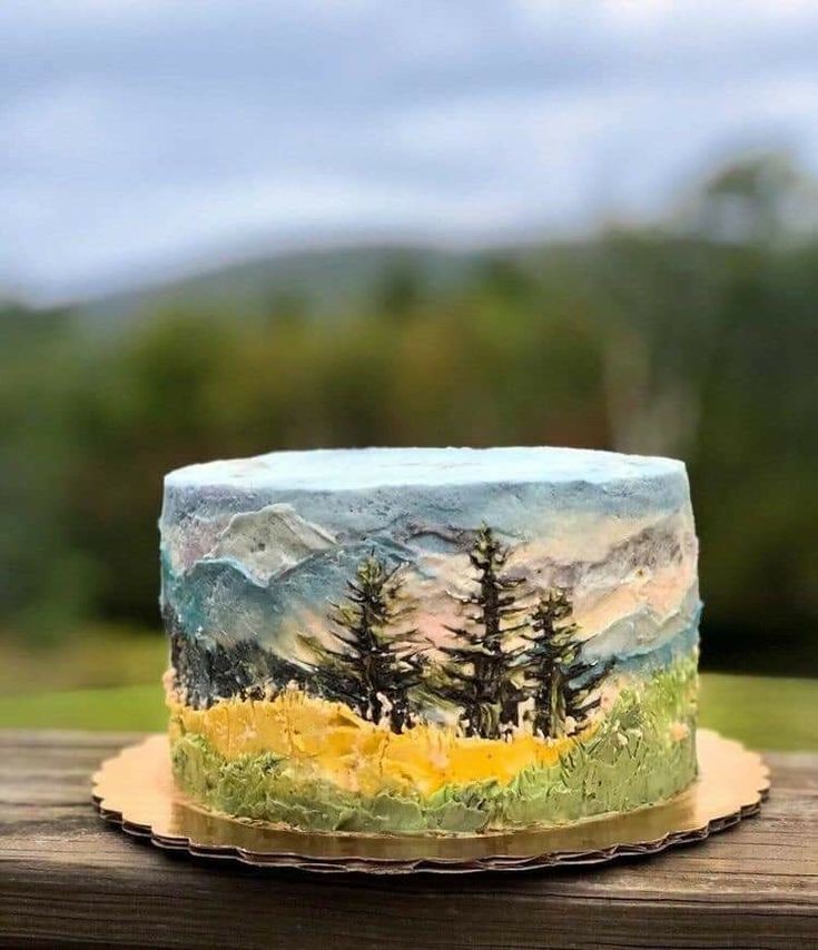 نقاشی طبیعت روی کیک خامه ای