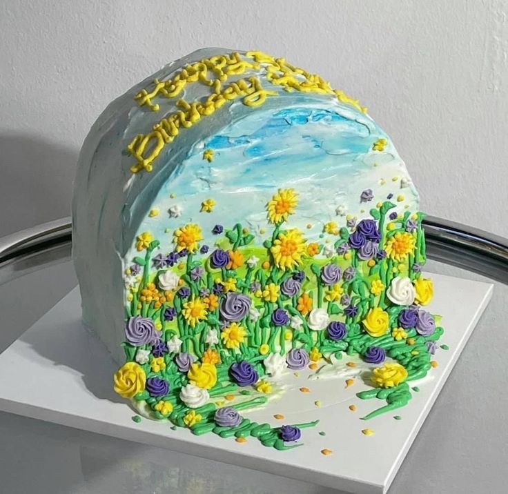 کیک با طرح گل بهاری