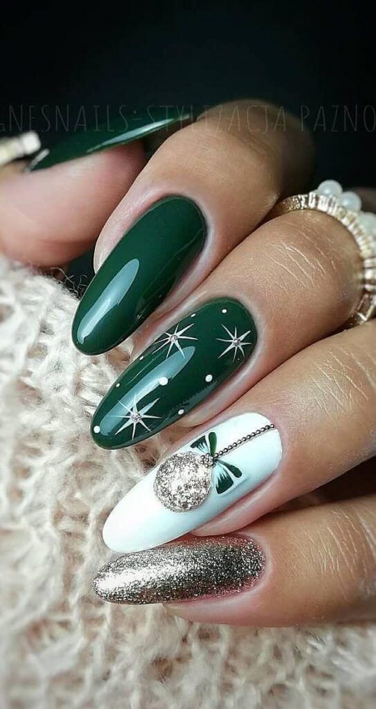 طراحی ناخن کریسمسی سبز