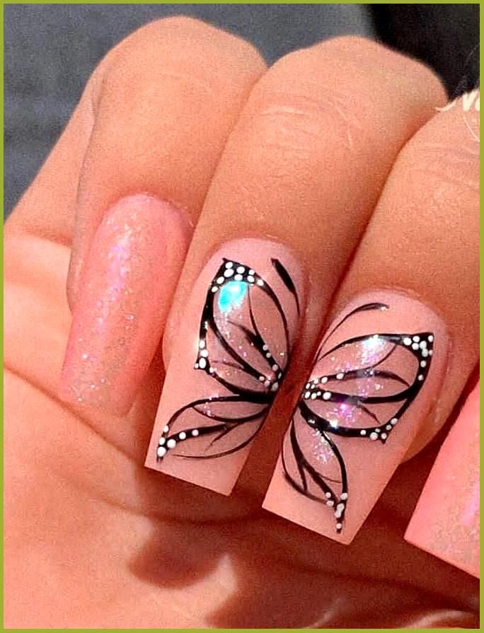 10 ایده جذاب برای طرح پروانه روی ناخن