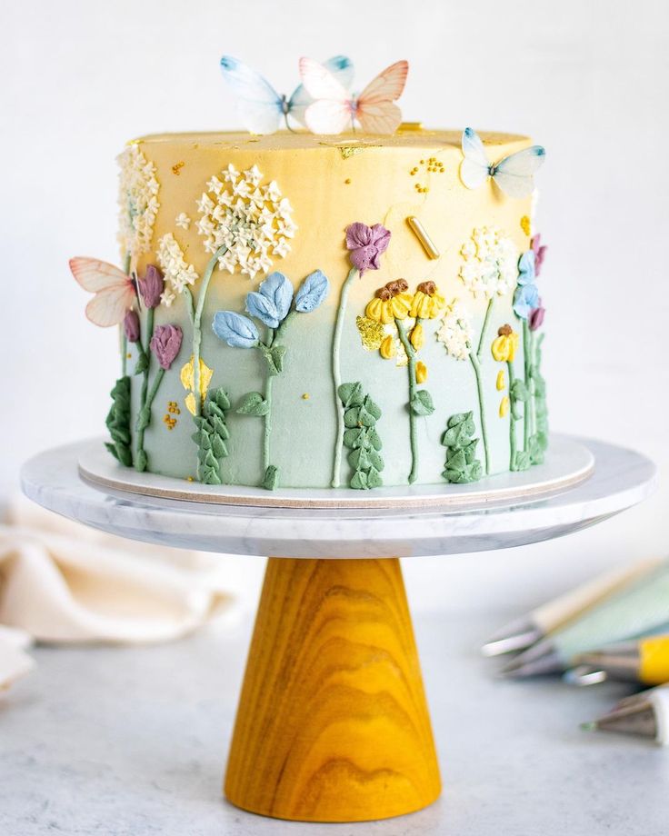 مدل کیک با طرح گل های بهاری7
