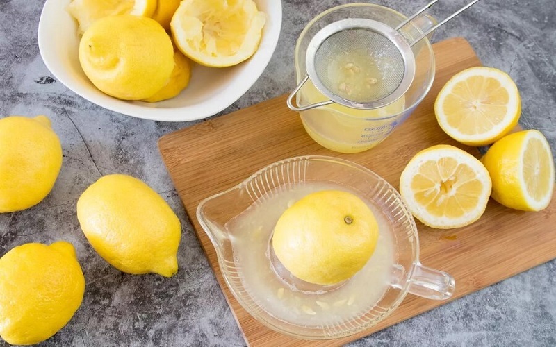 استفاده از لیمو برای گرفتن تلخی غذا