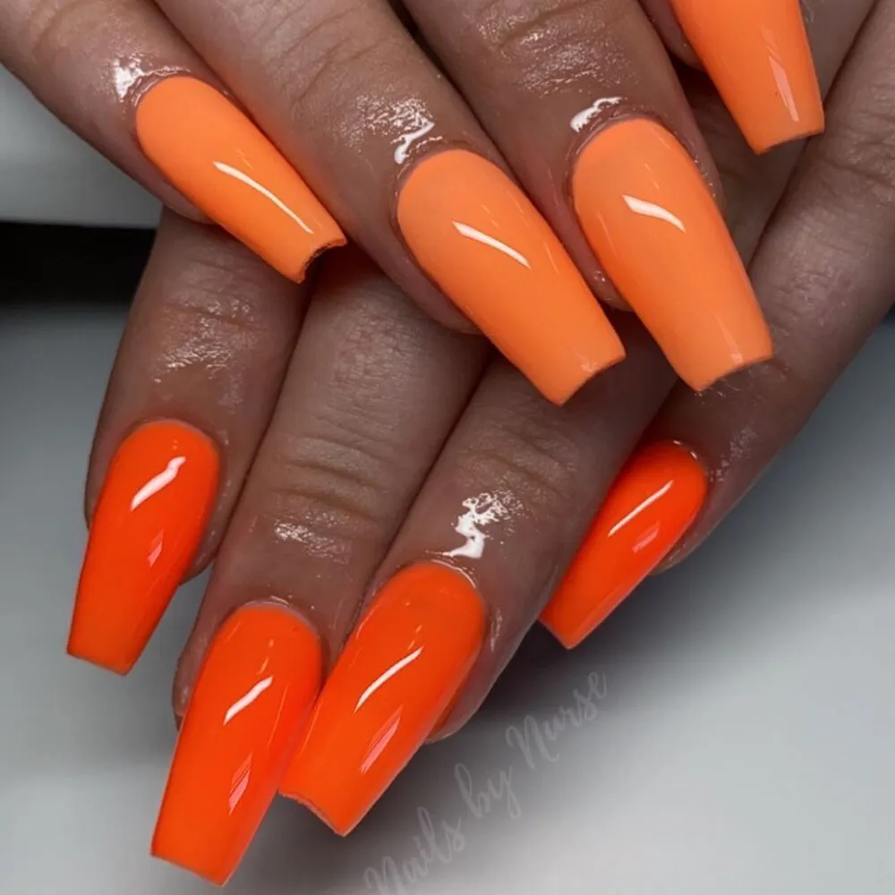 طراحی ناخن بلند نارنجی 1