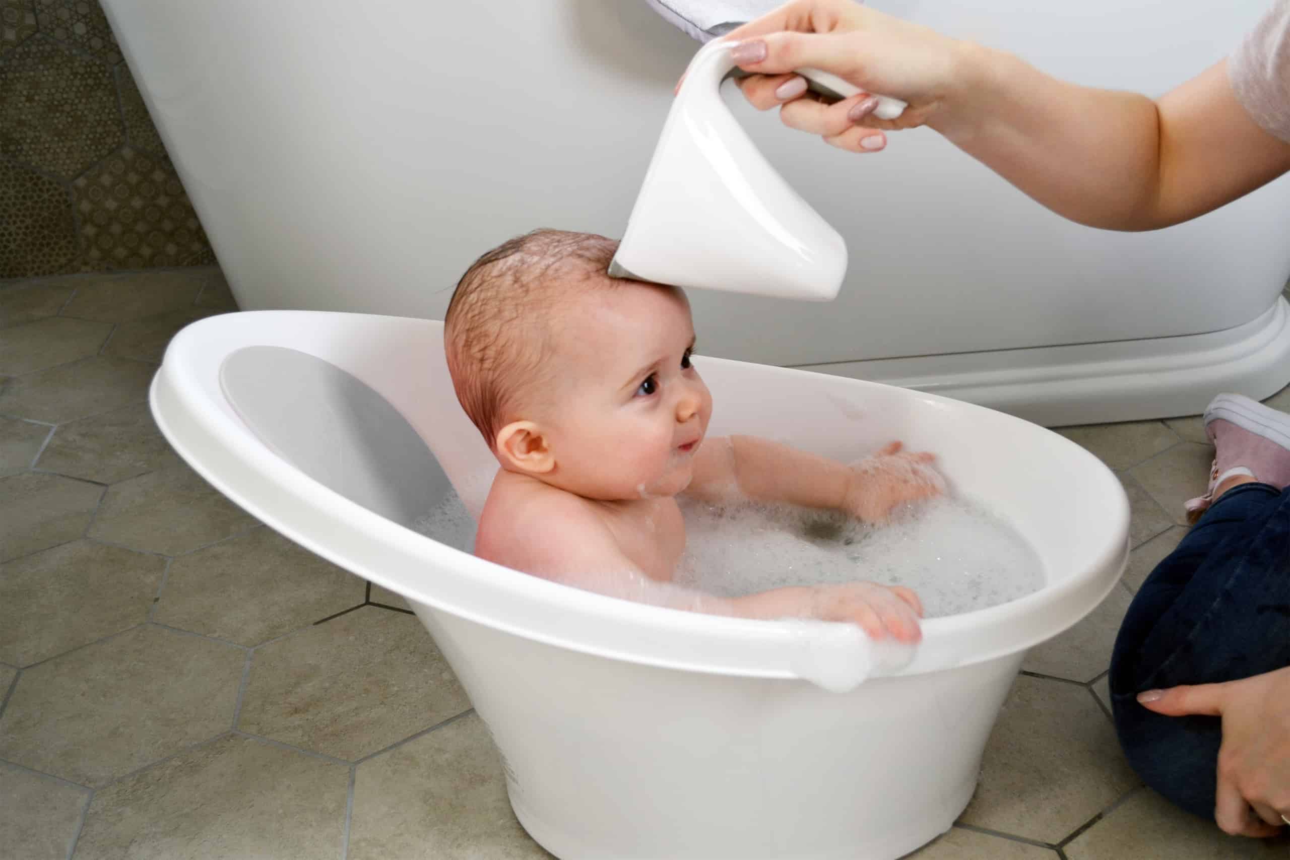 بهترین روش حمام کردن نوزاد