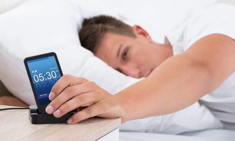 چرا نباید از تلفن هوشمند برای زنگ بیداری استفاده کرد؟