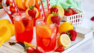 طرز تهیه لیموناد غلیظ توت فرنگی