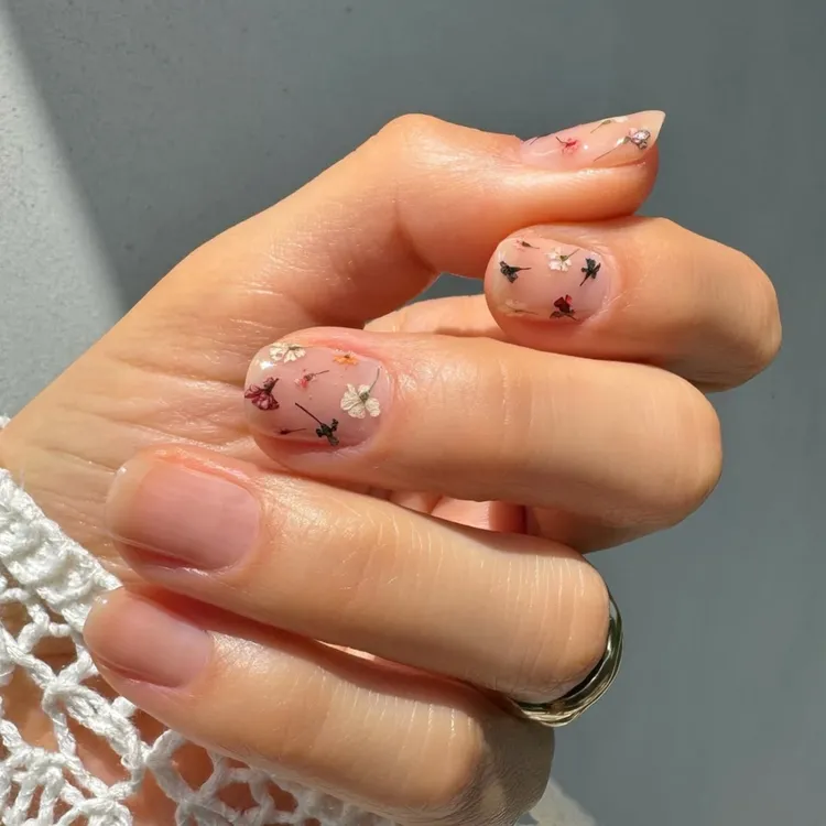 ایده ناخن با اکسسوری 8