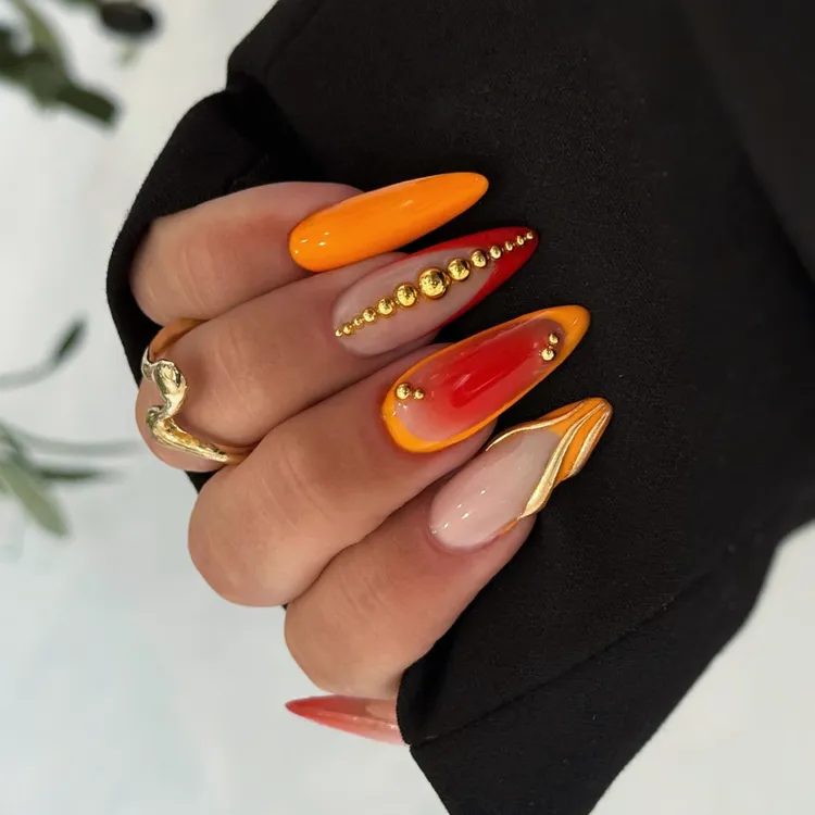 طراحی ناخن نارنجی کم رنگ