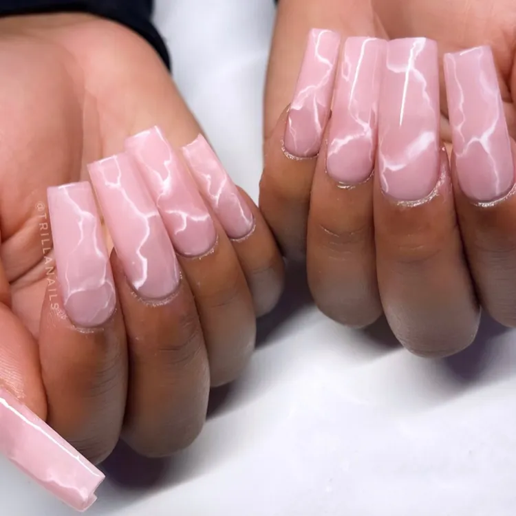 طراحی ناخن کوارتز کریستالی