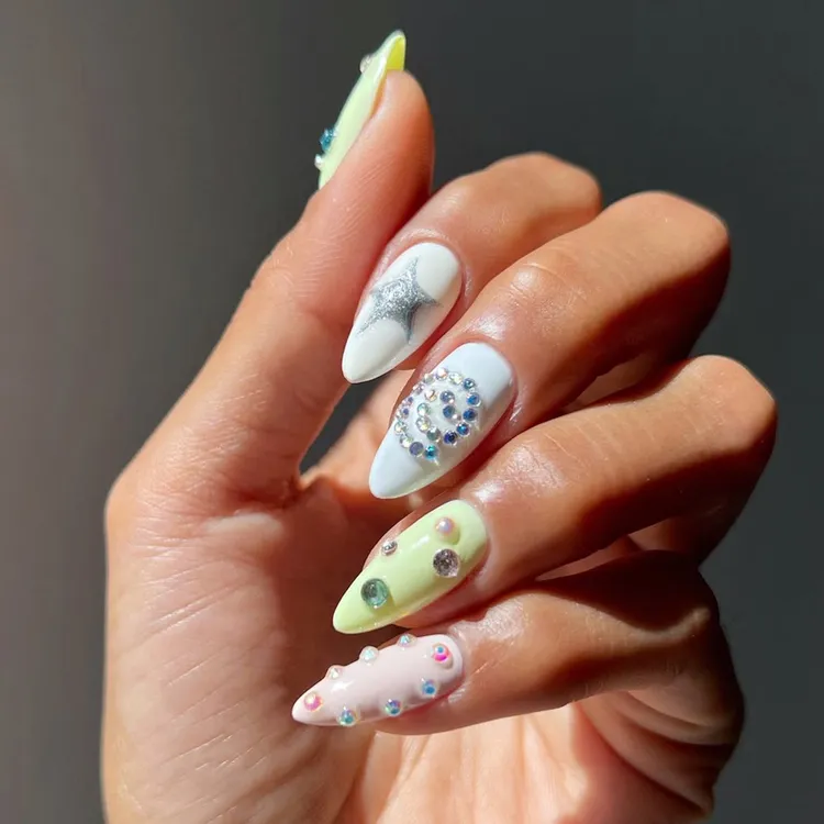 طراحی ناخن برای چرخش‌های تابستانی