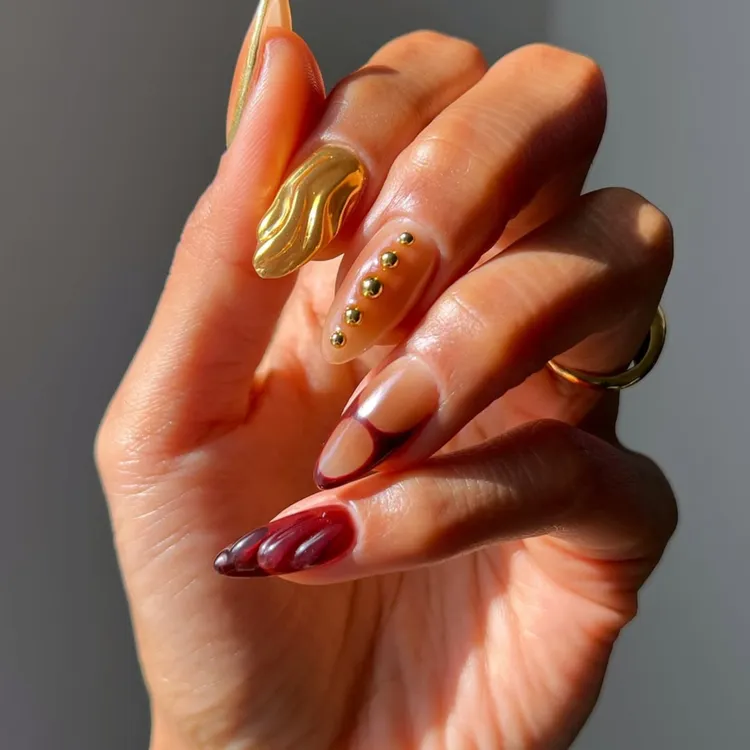 طراحی ناخن برجسته رنگی