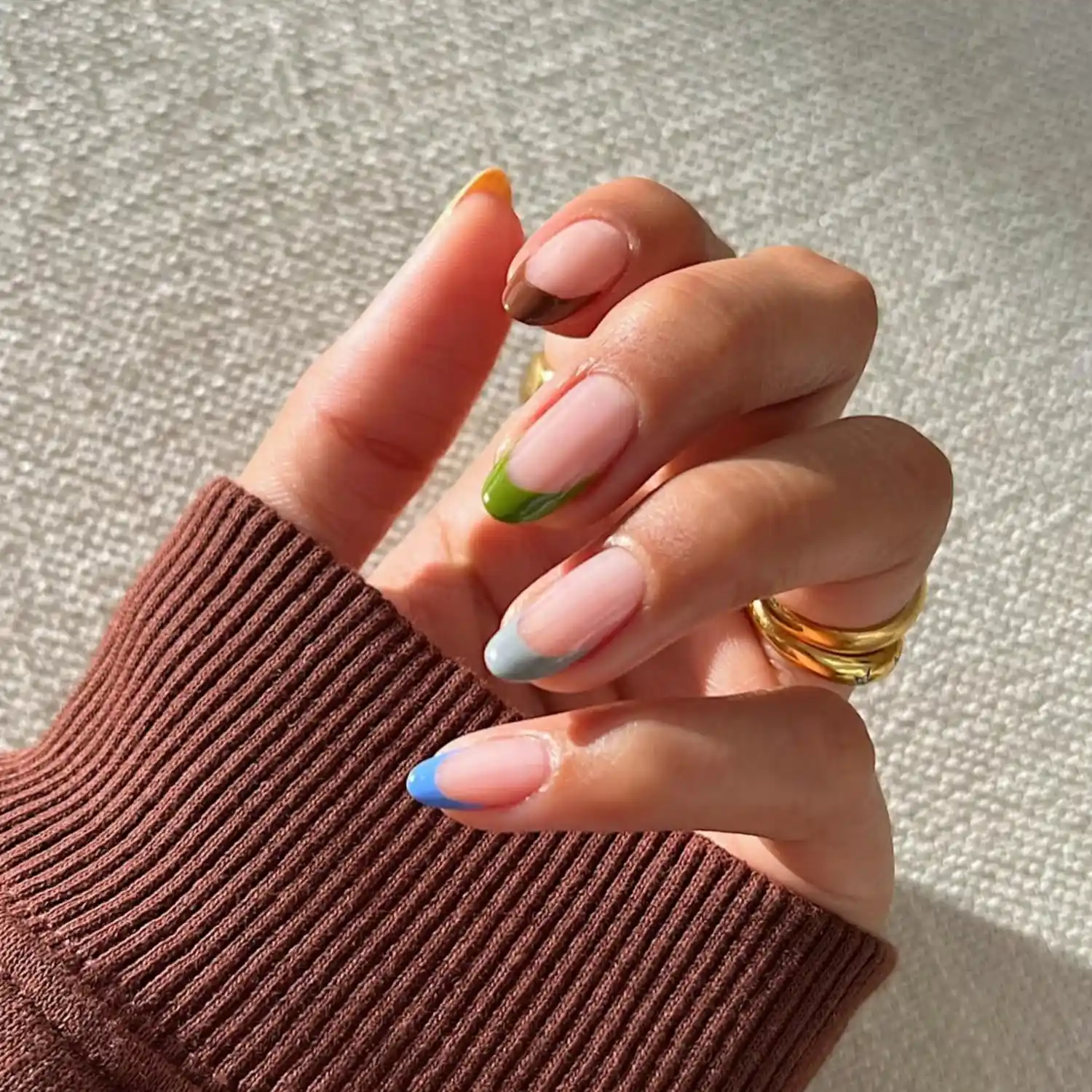 طراحی ناخن فرنچ رنگی