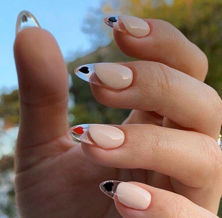 طراحی ناخن شیشهای 2