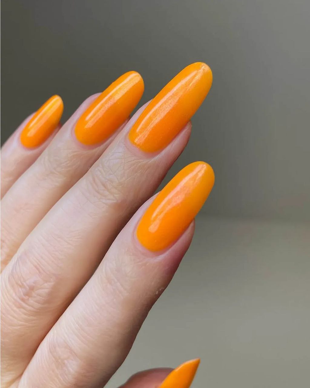 طراحی ناخن نئونی نارنجی
