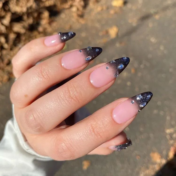 ناخن ژله‌ای فرنچ تیره