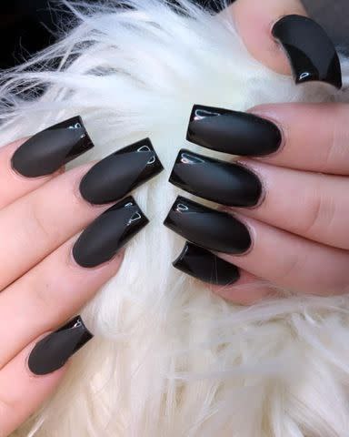 طراحی ناخن مشکی