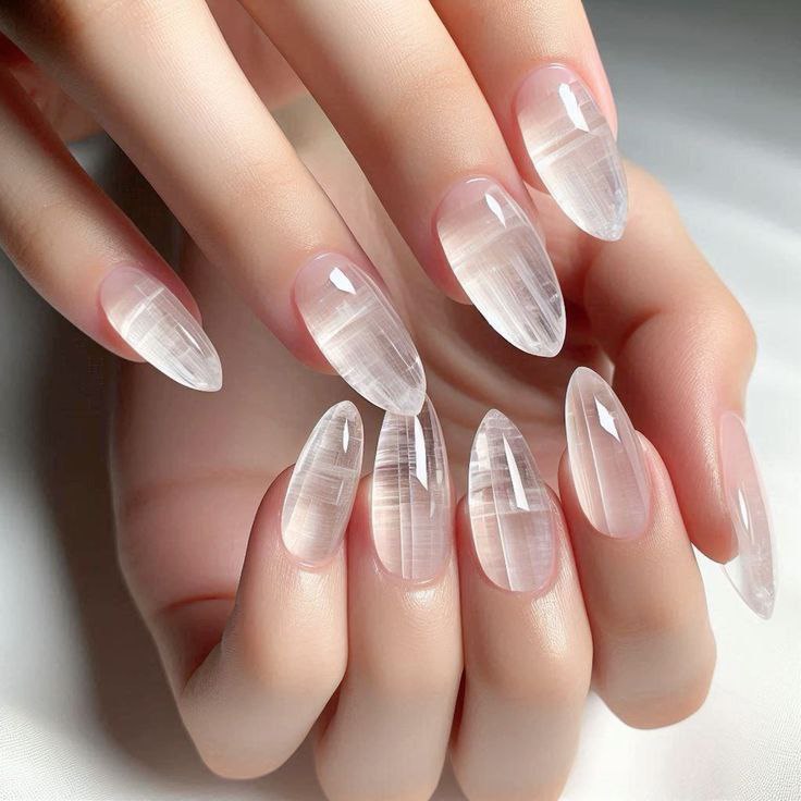 طراحی ناخن شیشهای کریستالی