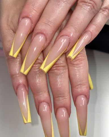 طراحی ناخن زرد