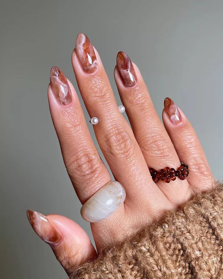 طراحی ناخن ساقدوش عروس شکلاتی