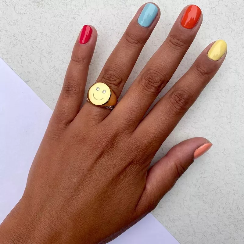 ناخن گرادیانی رنگی