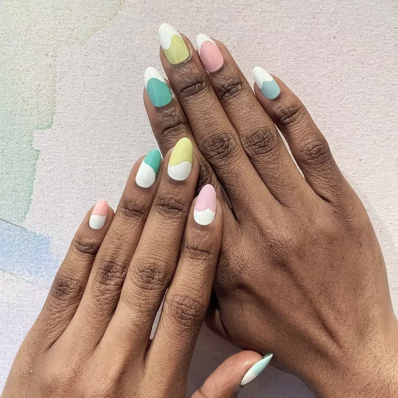 ناخن گرادیانی فرنچ پاستلی