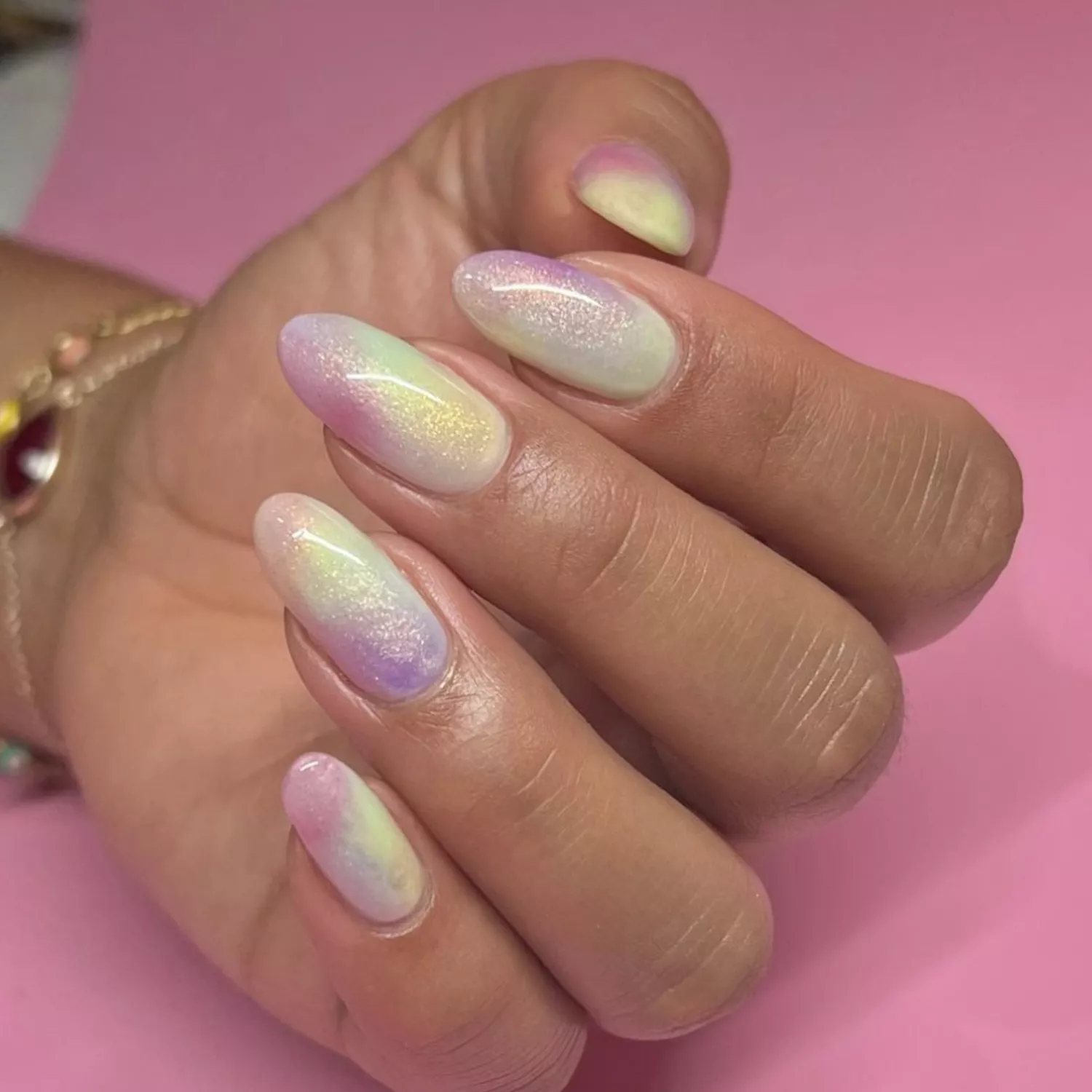 ناخن گرادیانی رنگین کمانی