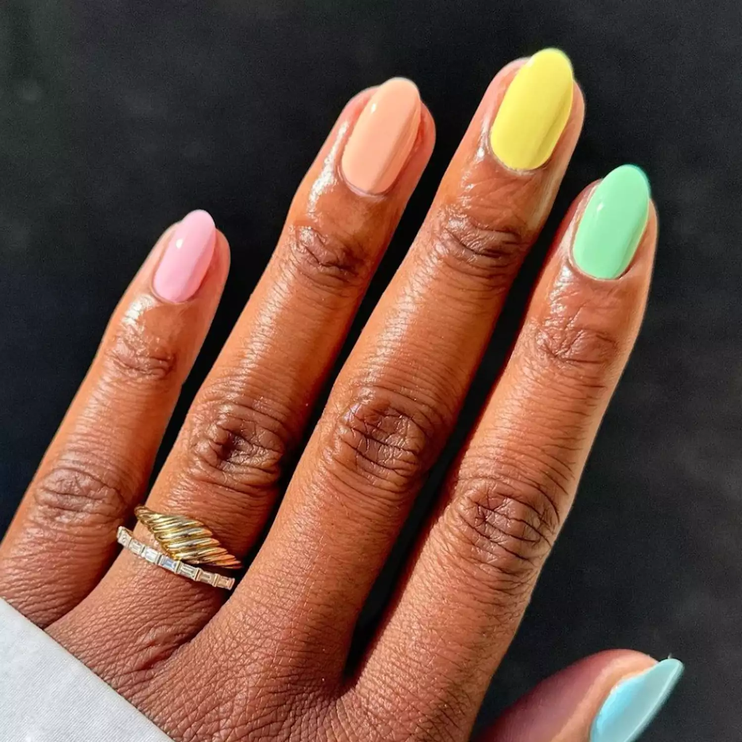 ناخن گرادیانی پاستلی شاد