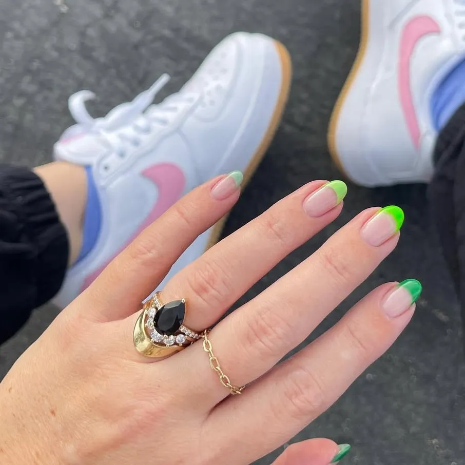 ناخن گرادیانی فرنچ سبز