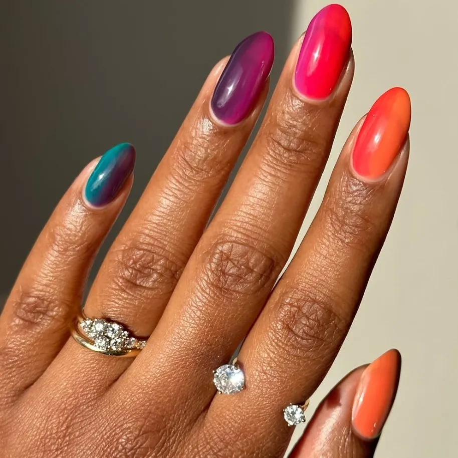 ناخن گرادیانی صورتی نارنجی