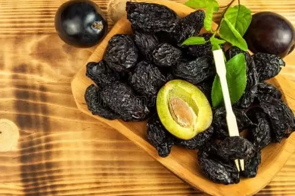  آلو سیاه خشک