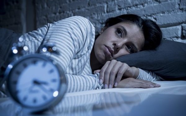 حمام تاریک یا کمنور شیوه جدید برای بهبود کیفیت خواب