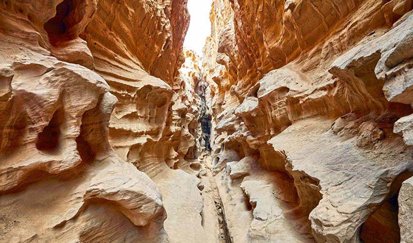 تنگه چاهکوه