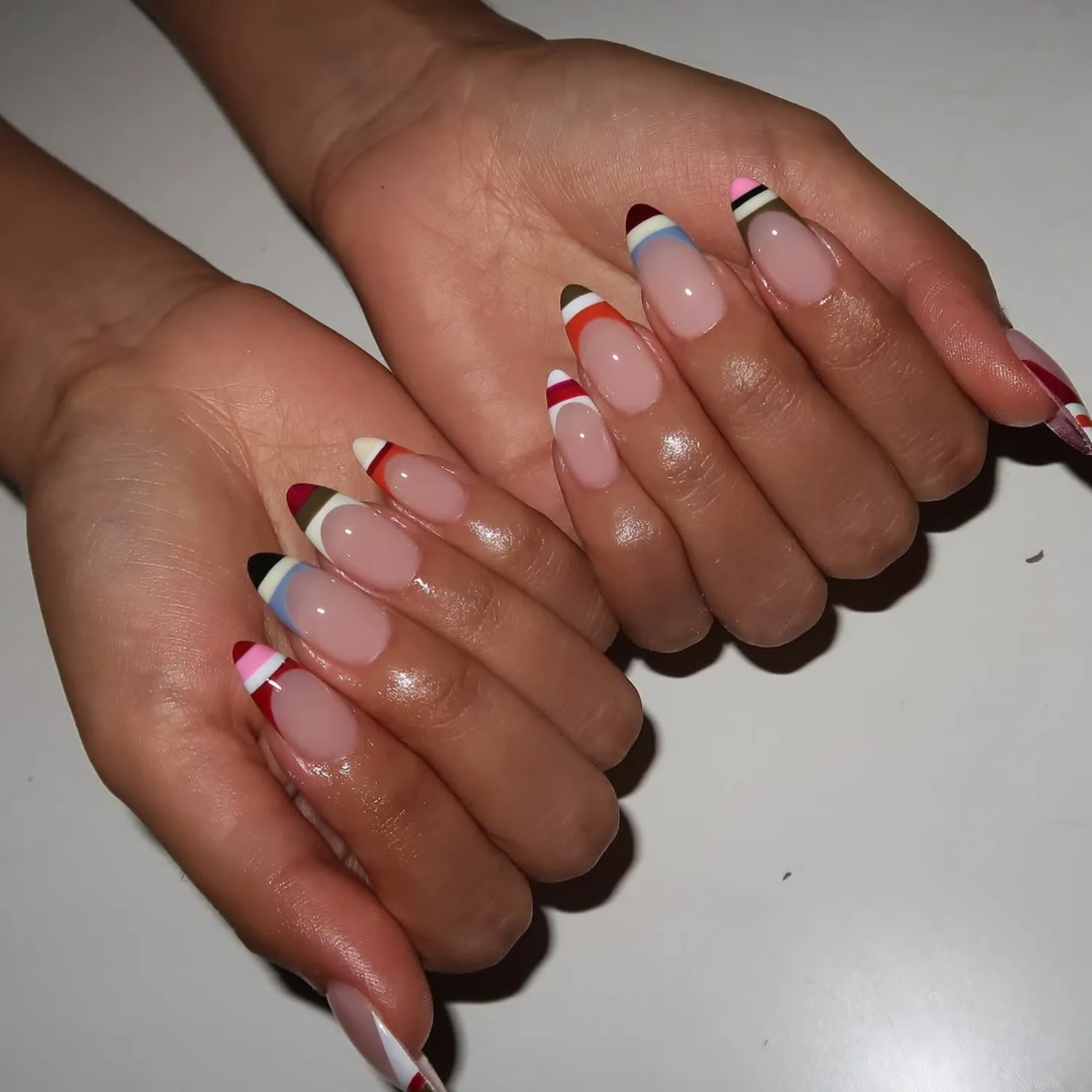 طرح ناخن راه راه رنگی