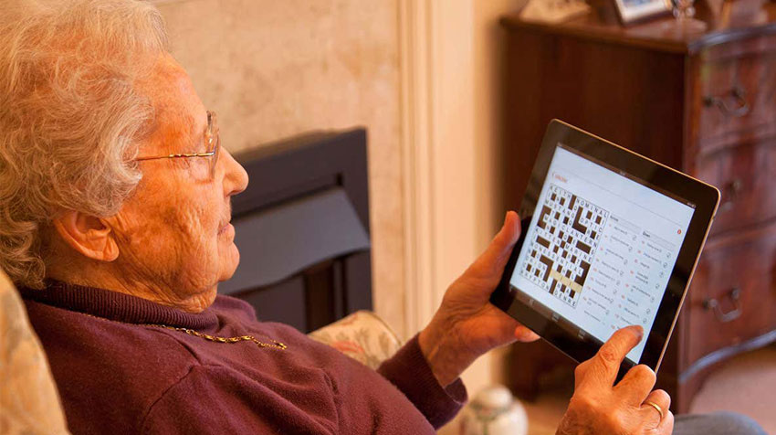 معتادان واقعی صفحهنمایش نوجوانان نیستند، بلکه سالمنداناند