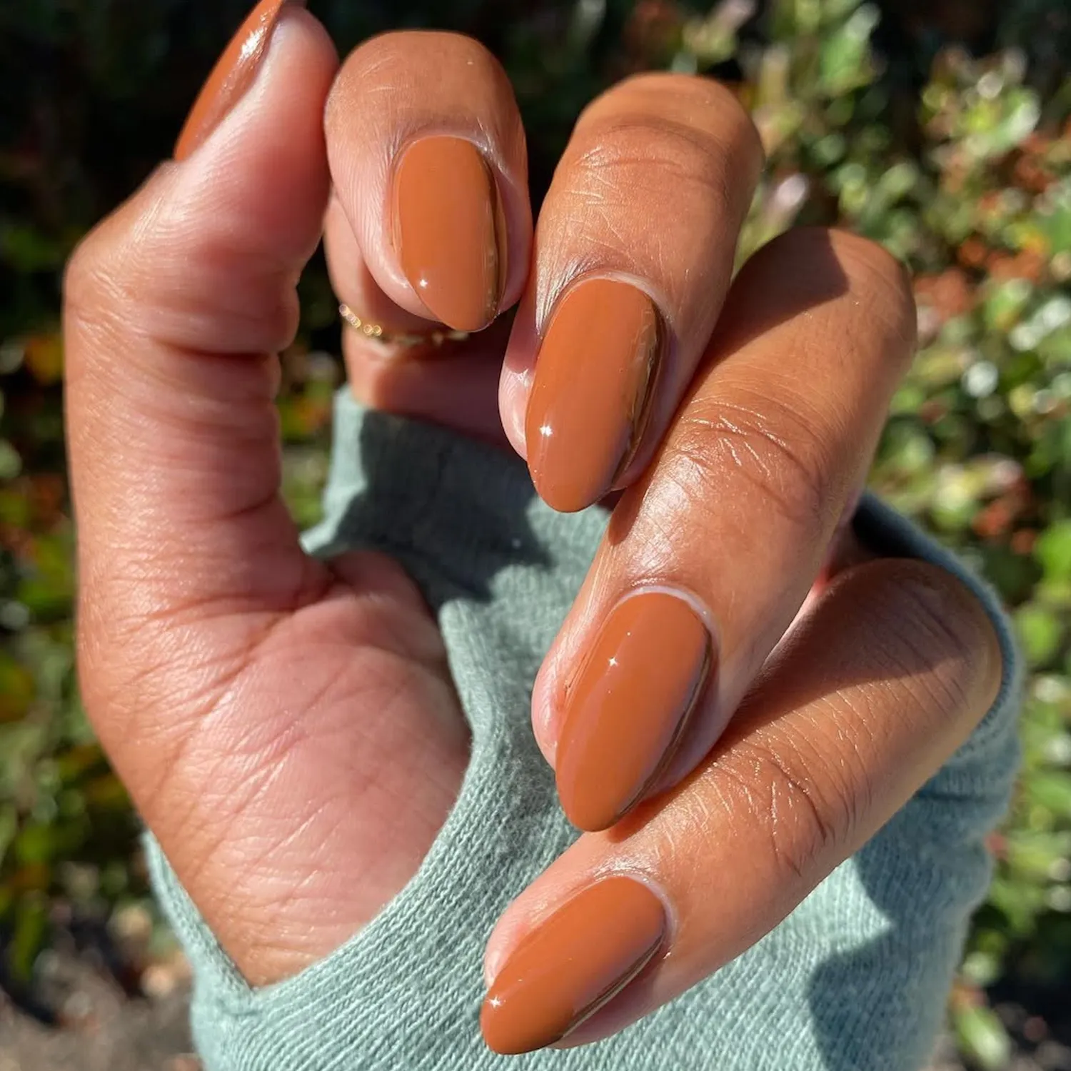 طراحی ناخن‌ آجری