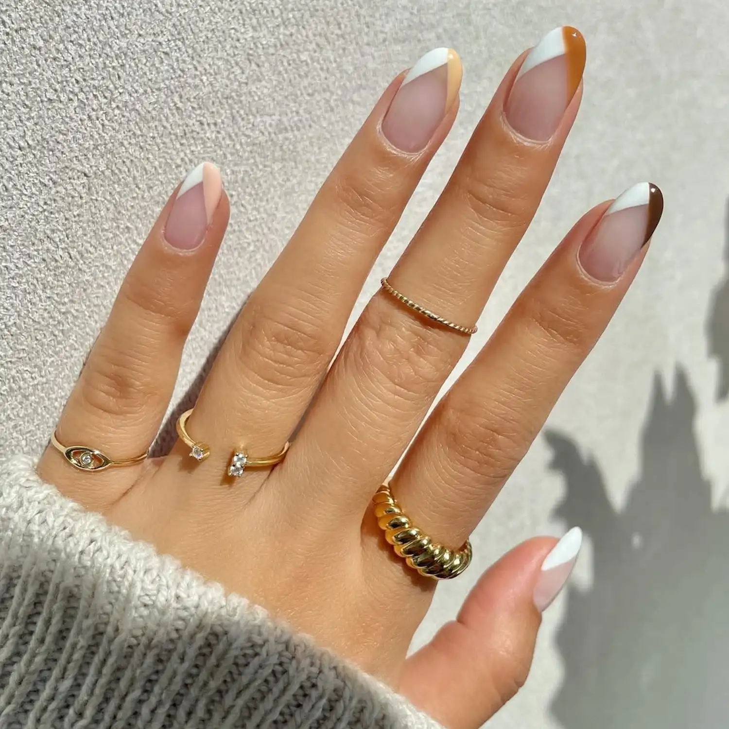 طراحی ناخن‌ موکایی فرنچ 2