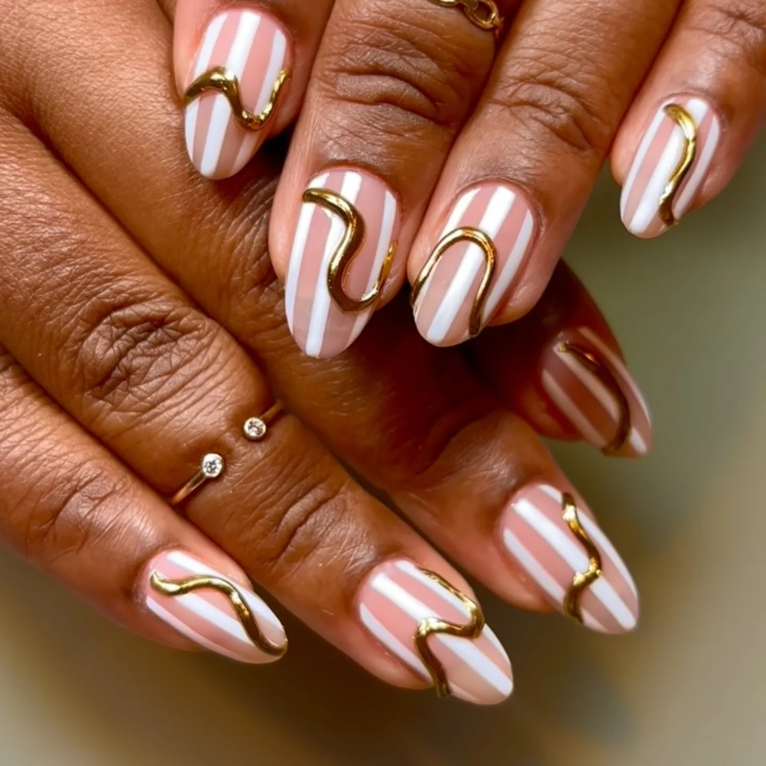 طرح ناخن راه راه فانتزی