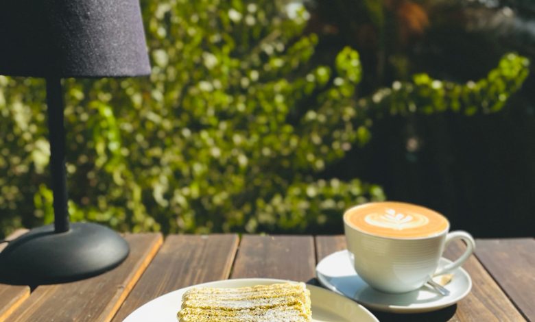 کافه عمارت روبرو