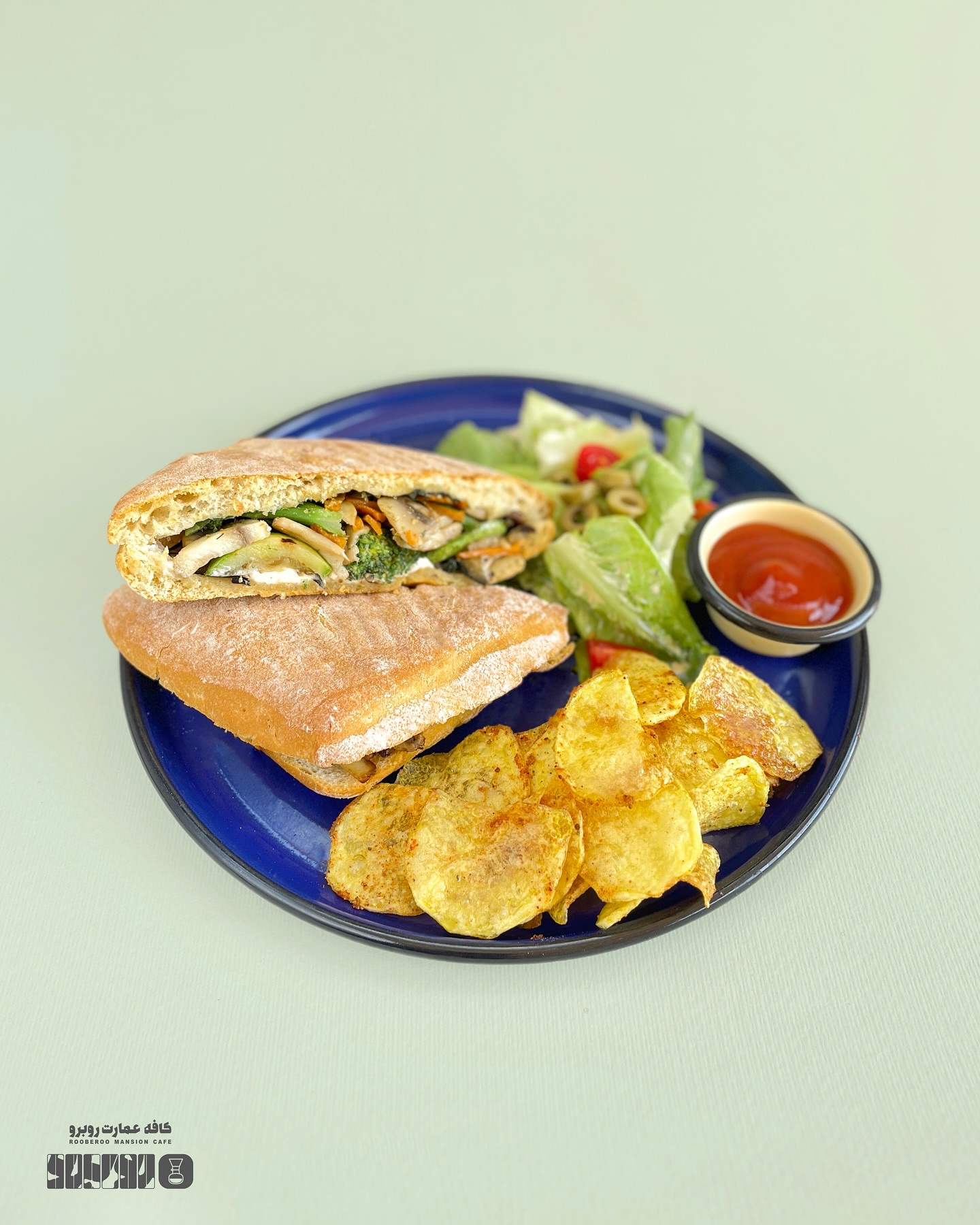 کافه عمارت روبرو 3