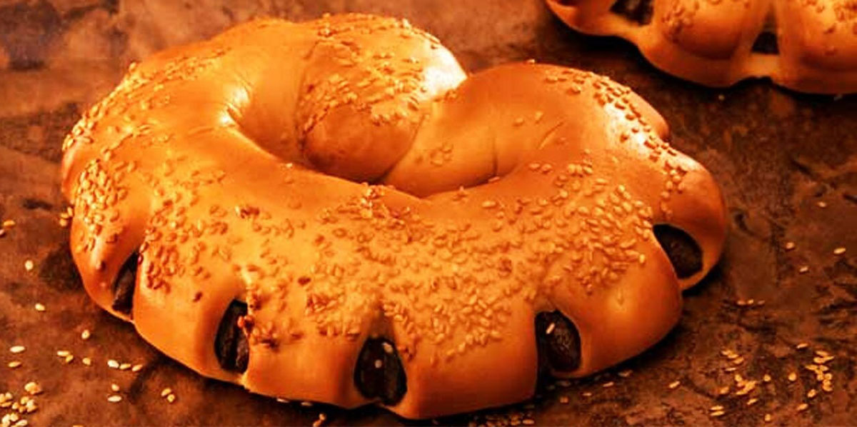 طرز تهیه نان شیرمال خرمایی