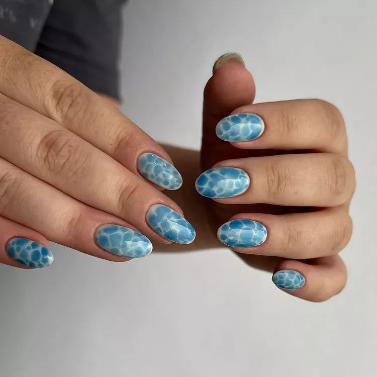 طراحی ناخن آبی استخری