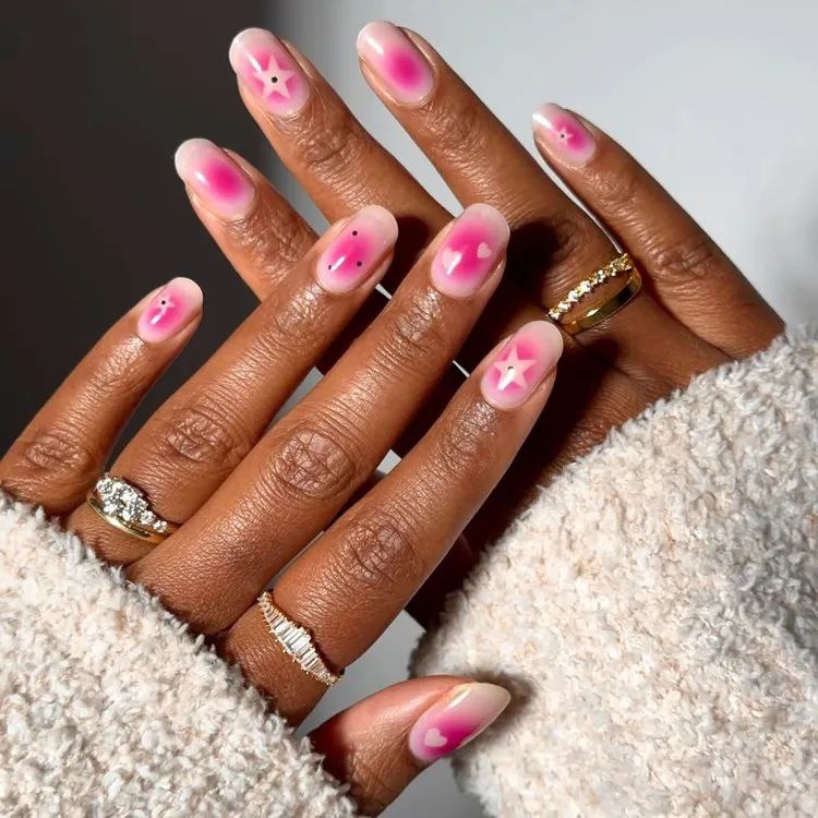 طراحی ناخن گل صورتی