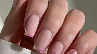 ۱۷ مدل مانیکور فرنچ کرومی برای امتحان کردن، از مدل فرنچ‌های قلبی قرمز گرفته تا فرنچ‌های طلایی