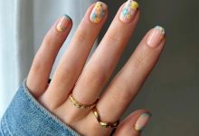 ۲۰ طراحی ناخن برای ماه اسفند؛ از گل‌های ظریف تا کروم‌های جسورانه